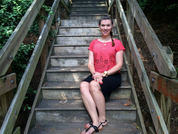 The Vogue Voyager - One of the most beautiful places to visit in Raleigh is the Raleigh Rose Garden at Raleigh Little Theatre (RLT). Check out my adventure through the roses!
