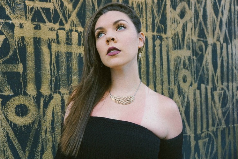 Nothing says "date night" more than a little black dress. Check out how I've styled this date night little black dress - it's a great piece to dress up! - www.TheVogueVoyager.com